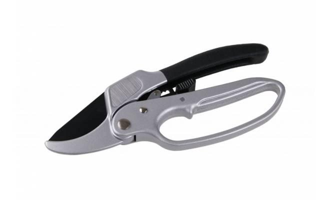 Výprodej - 31105 Nůžky WINLAND 20cm s rohatkou  (3130)